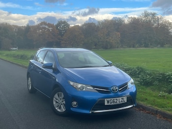 2013 (62) - 1.8 VVTi Hybrid Icon 5dr CVT Auto