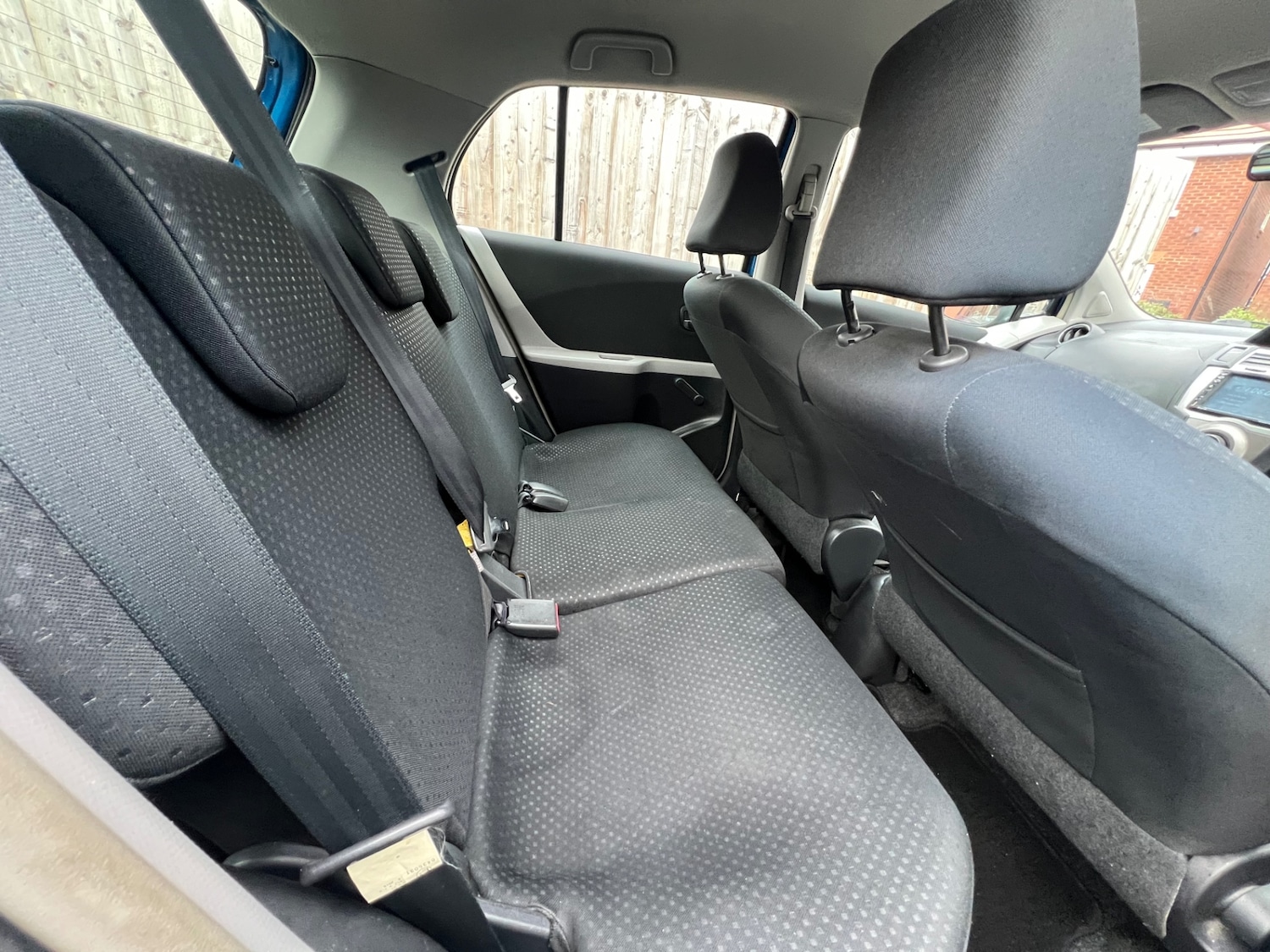 Used Toyota Yaris 2010 for sale - 76583477: Photo 8