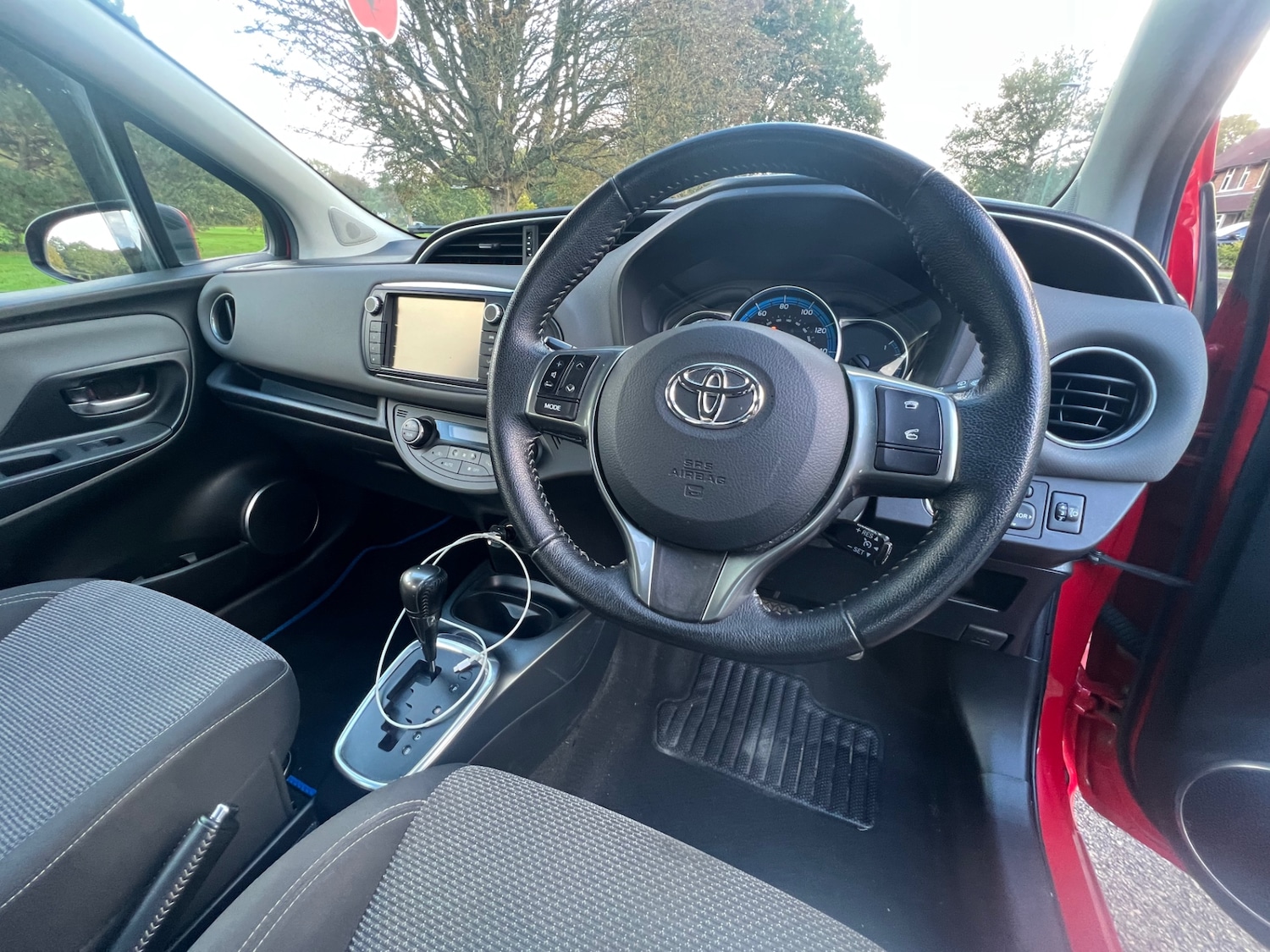 Used Toyota Yaris 2015 for sale - 76796628: Photo 14