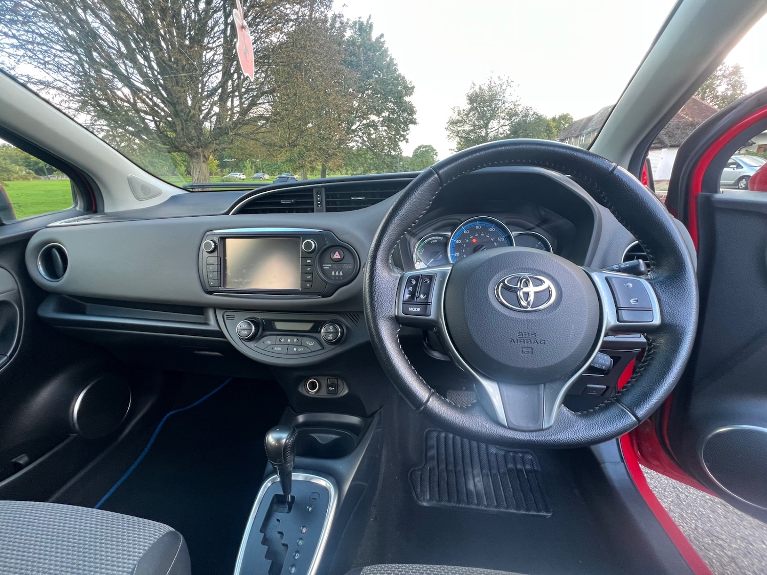 Used Toyota Yaris 2015 for sale - 76796628: Photo 19