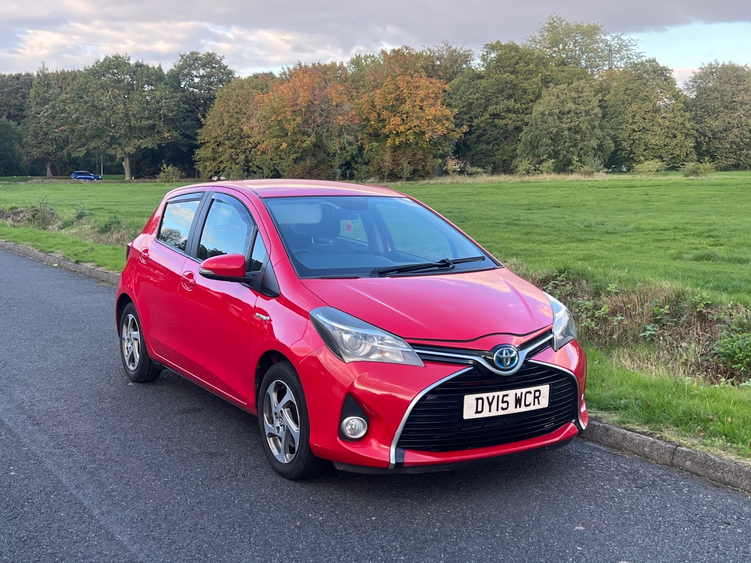Used Toyota Yaris 2015 for sale - 76796628: Photo 2