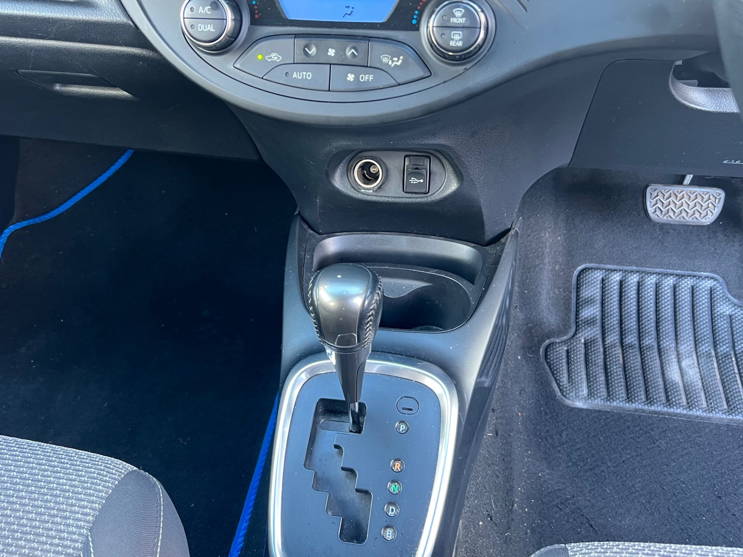 Used Toyota Yaris 2015 for sale - 76796628: Photo 21