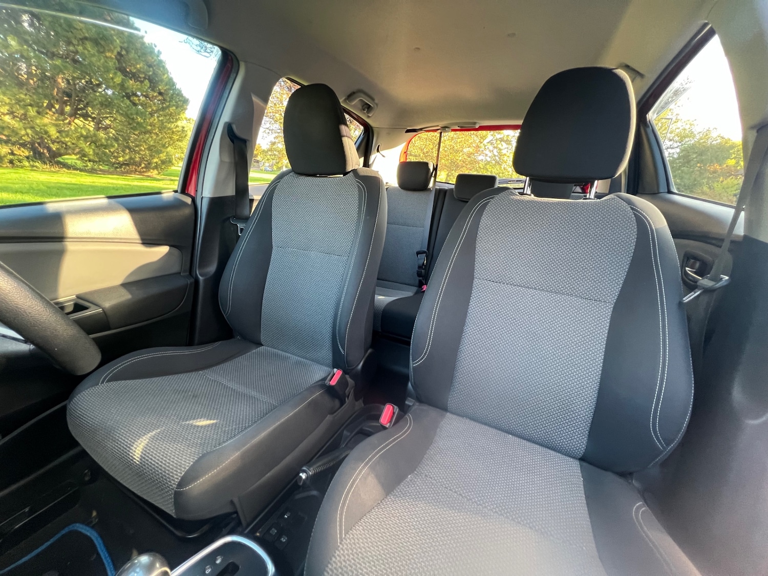 Used Toyota Yaris 2015 for sale - 76796628: Photo 22