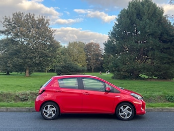 Used Toyota Yaris 2015 for sale - 76796628: Photo