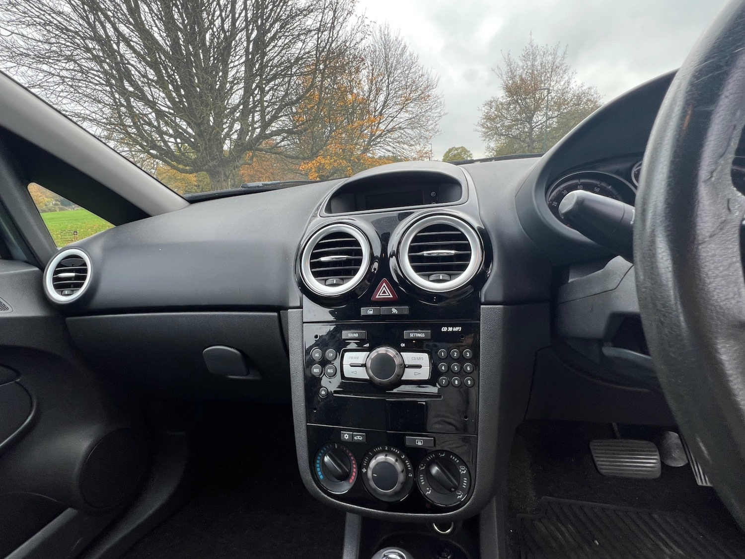 Used Vauxhall Corsa 2009 for sale - 76491878: Photo 18