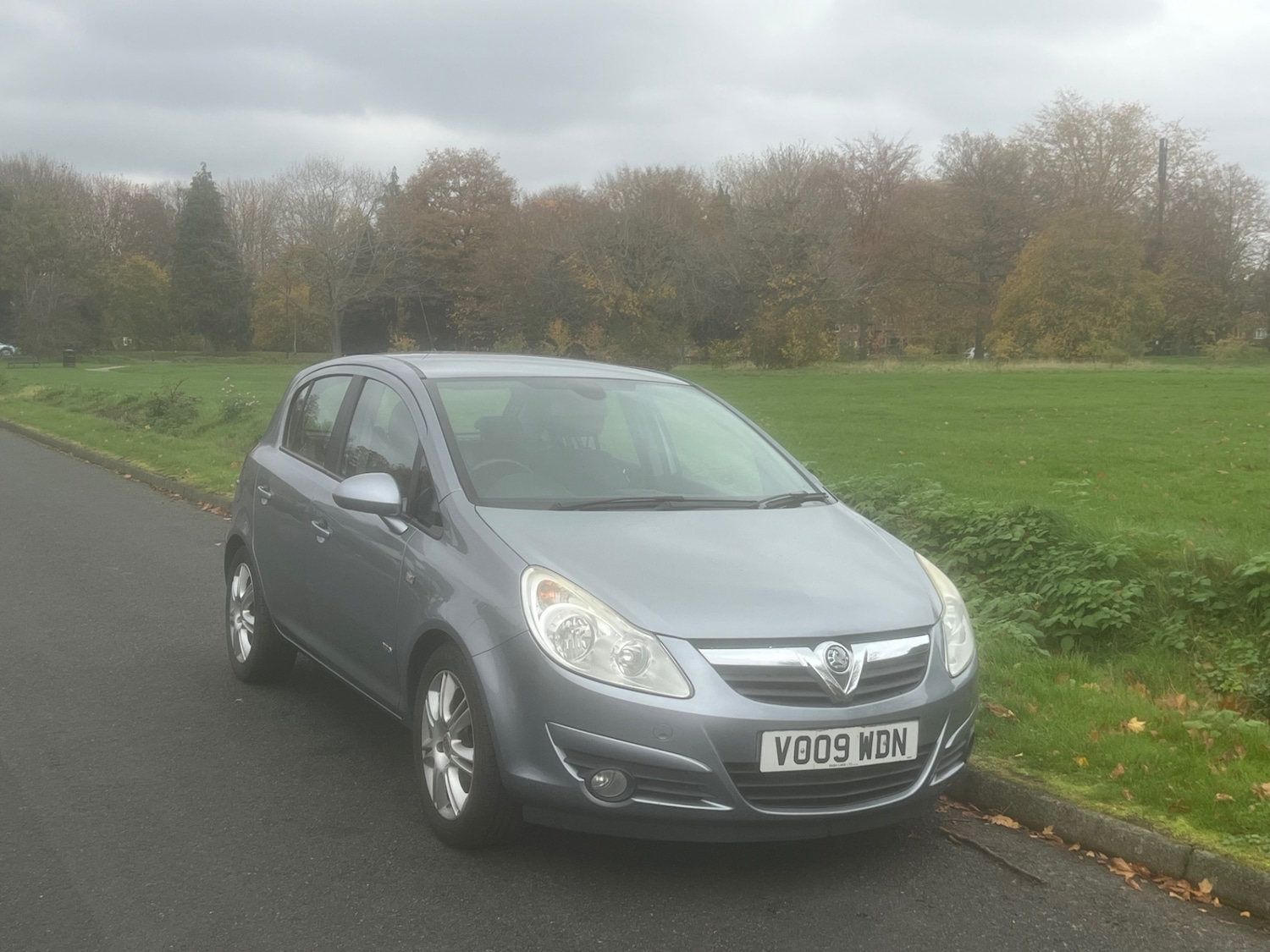 Used Vauxhall Corsa 2009 for sale - 76491878: Photo 2