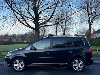 Used Volkswagen Touran 2011 for sale - 75706317: Photo