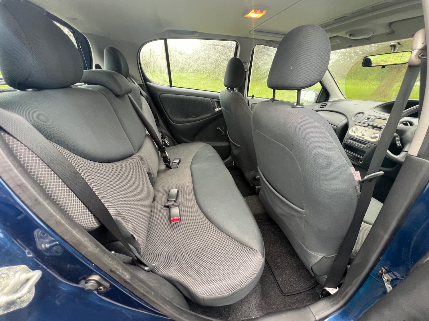 Used Toyota Yaris 2004 for sale - 76643824: Photo 25