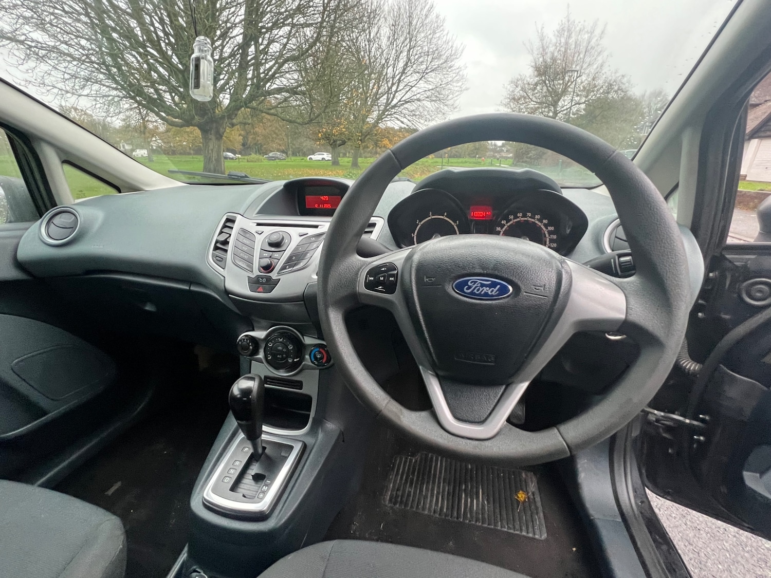 Used Ford Fiesta 2011 for sale - 76560121: Photo 15