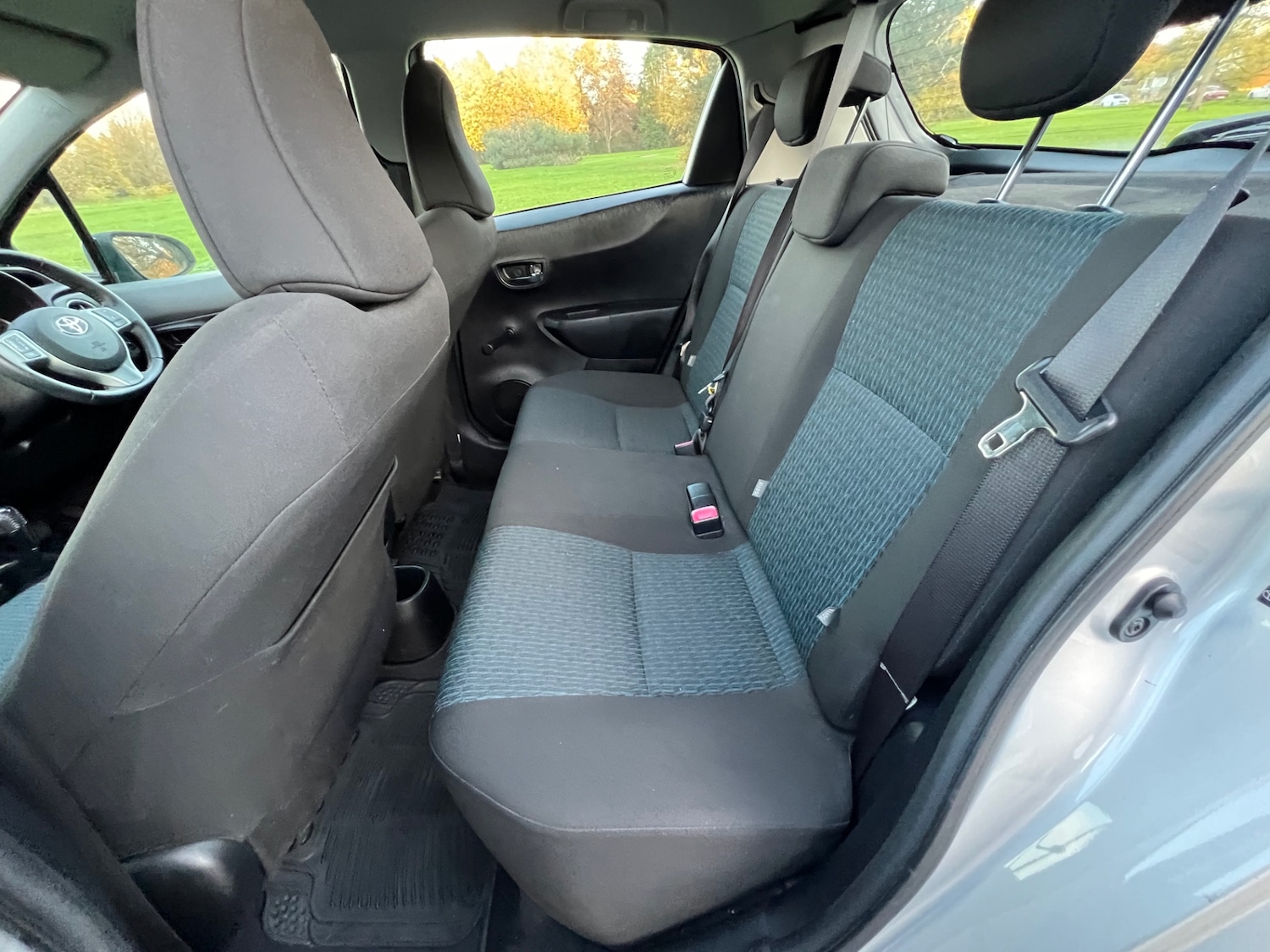 Used Toyota Yaris 2012 for sale - 76931409: Photo 16