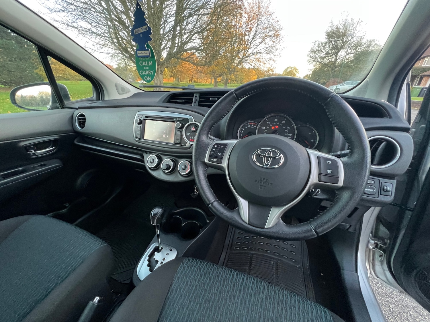 Used Toyota Yaris 2012 for sale - 76931409: Photo 19