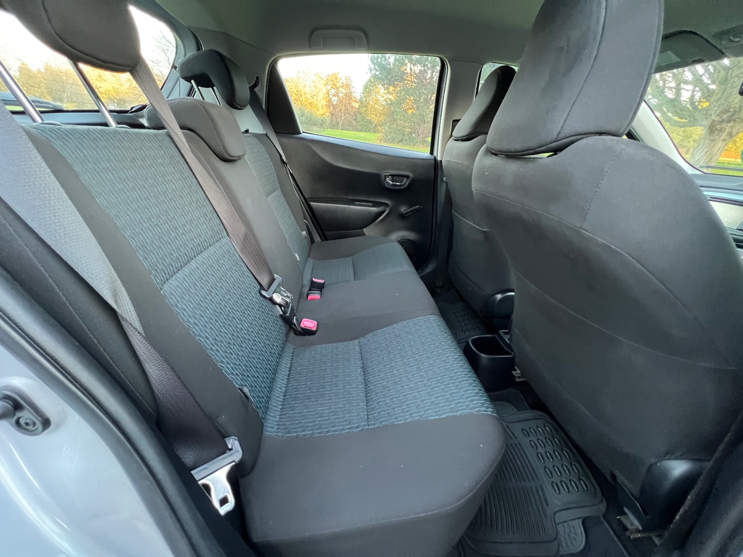 Used Toyota Yaris 2012 for sale - 76931409: Photo 21