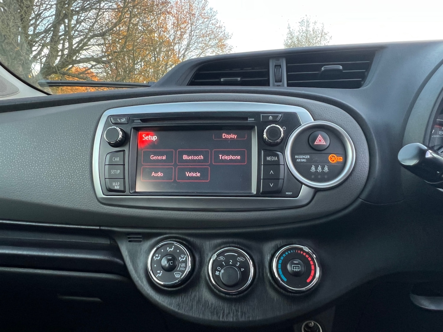 Used Toyota Yaris 2012 for sale - 76931409: Photo 23