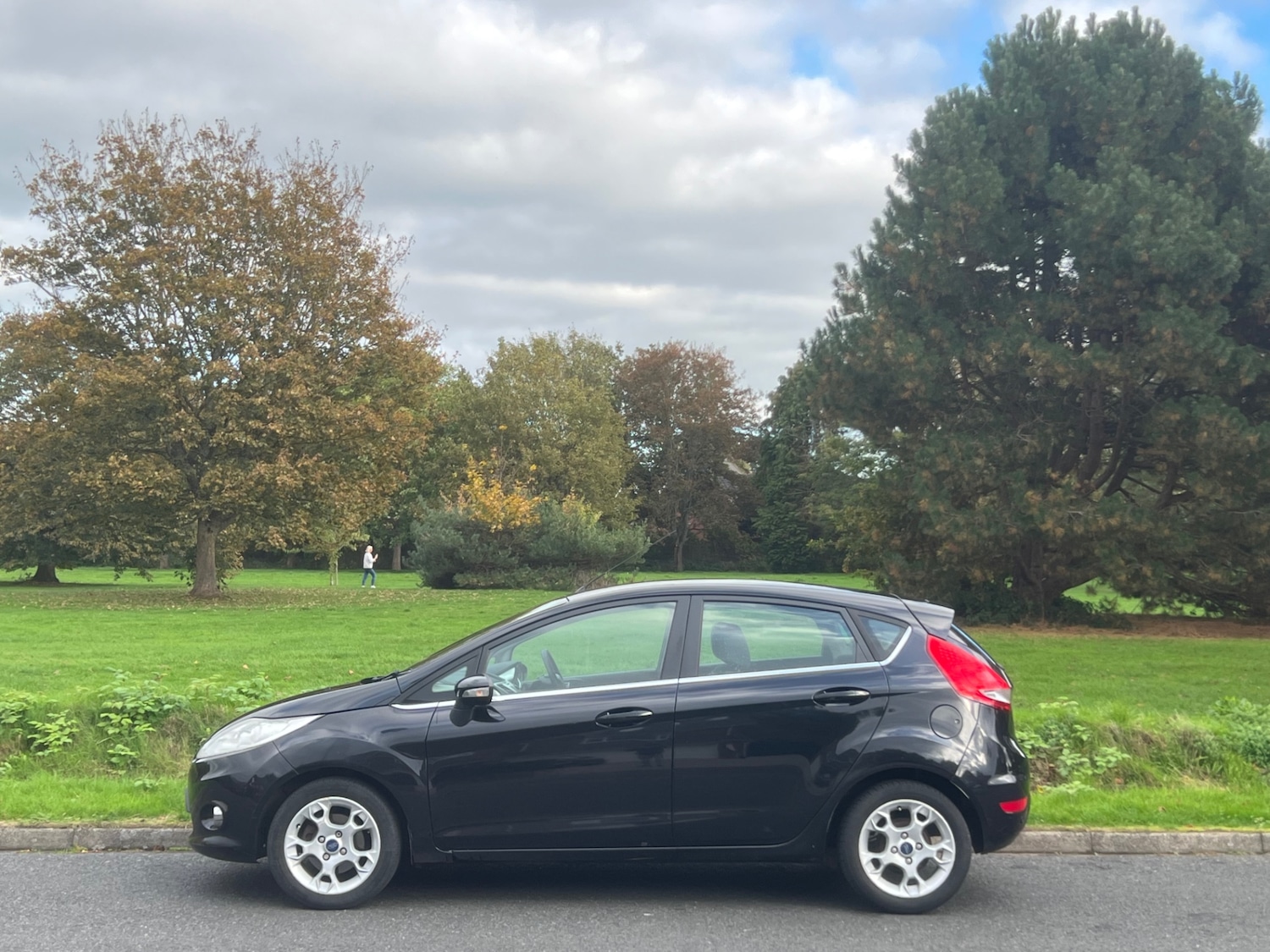 Used Ford Fiesta 2011 for sale - 76243863: Photo 11