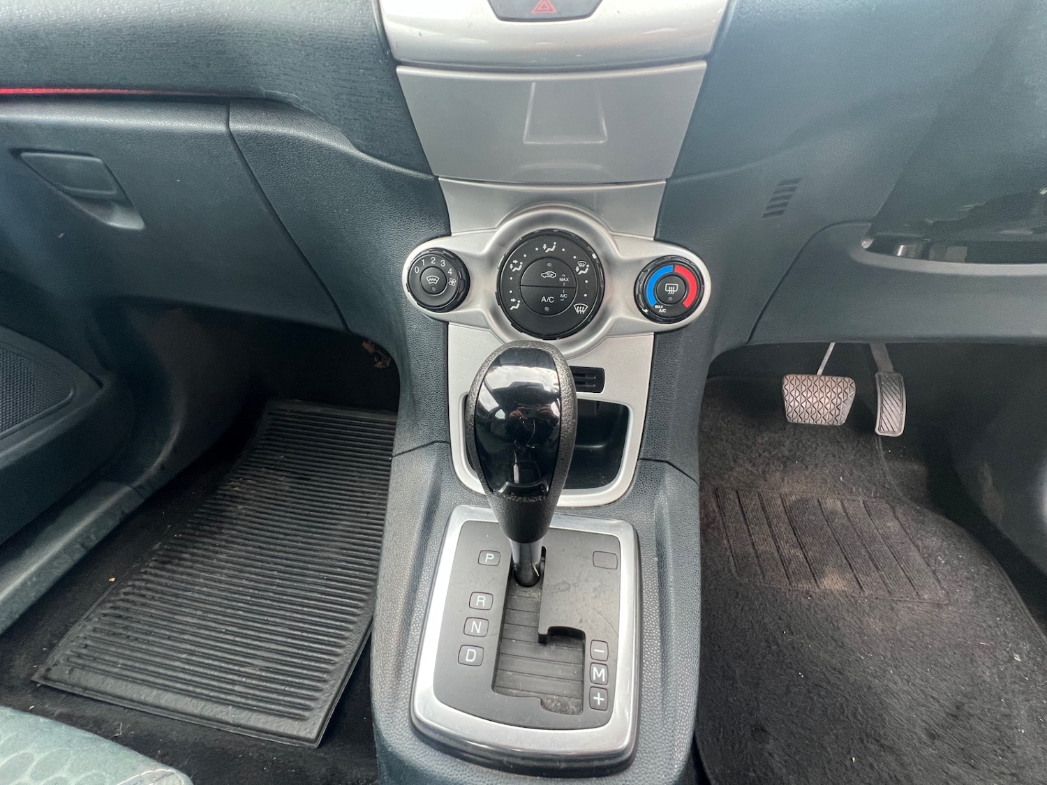 Used Ford Fiesta 2011 for sale - 76243863: Photo 18