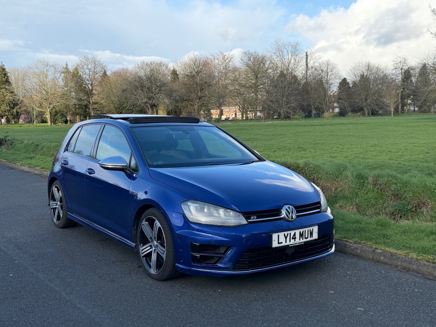 Used Volkswagen Golf 2014 for sale - 77881502: Photo 2