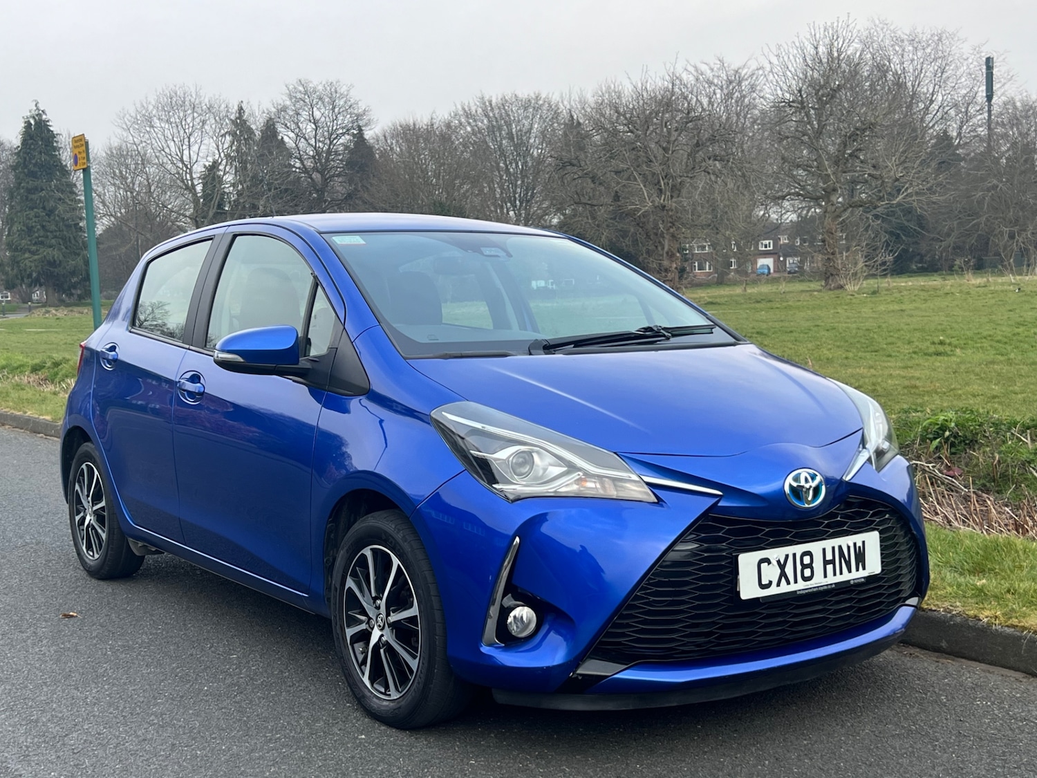 Used Toyota Yaris 2018 for sale - 76987127: Photo 2
