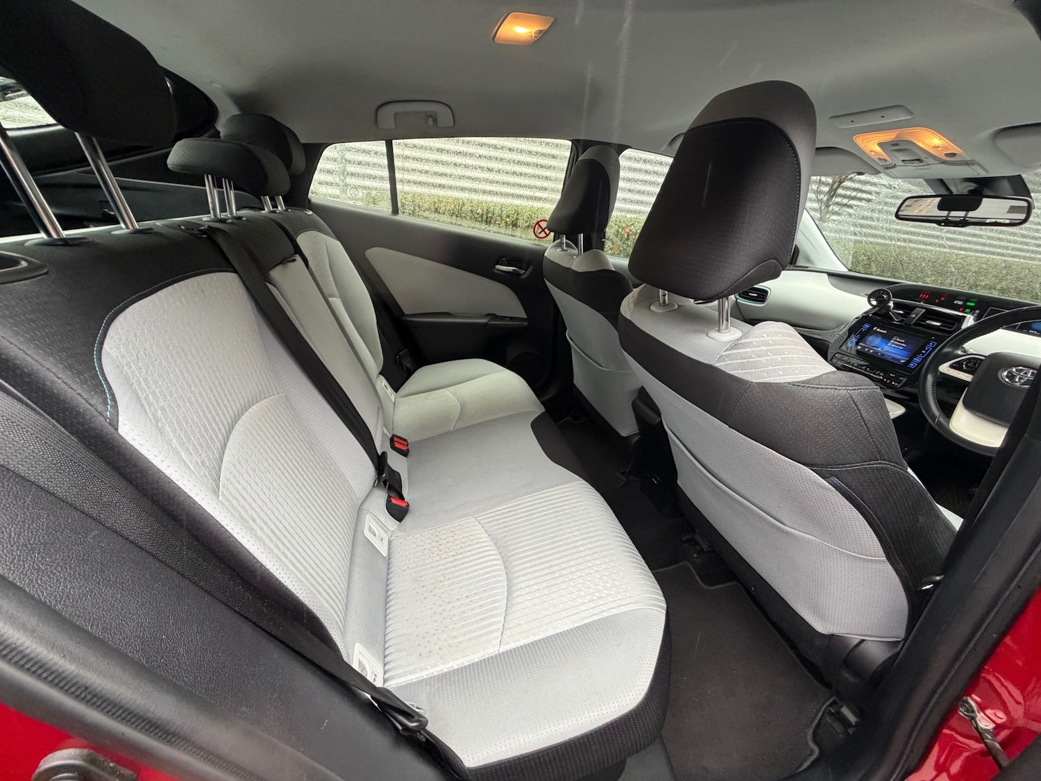 Used Toyota Prius 2018 for sale - 76971184: Photo 7