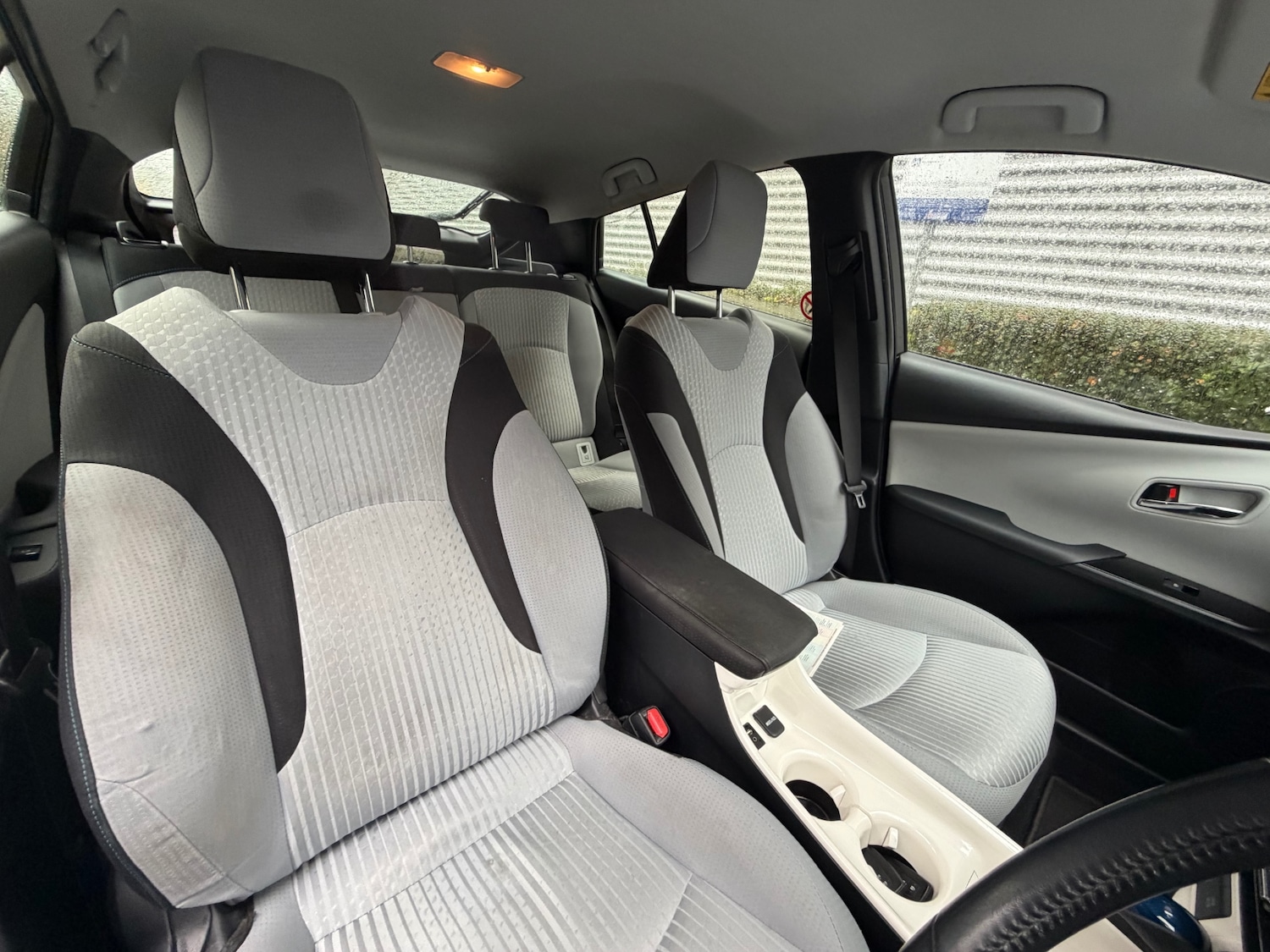 Used Toyota Prius 2018 for sale - 76971184: Photo 9