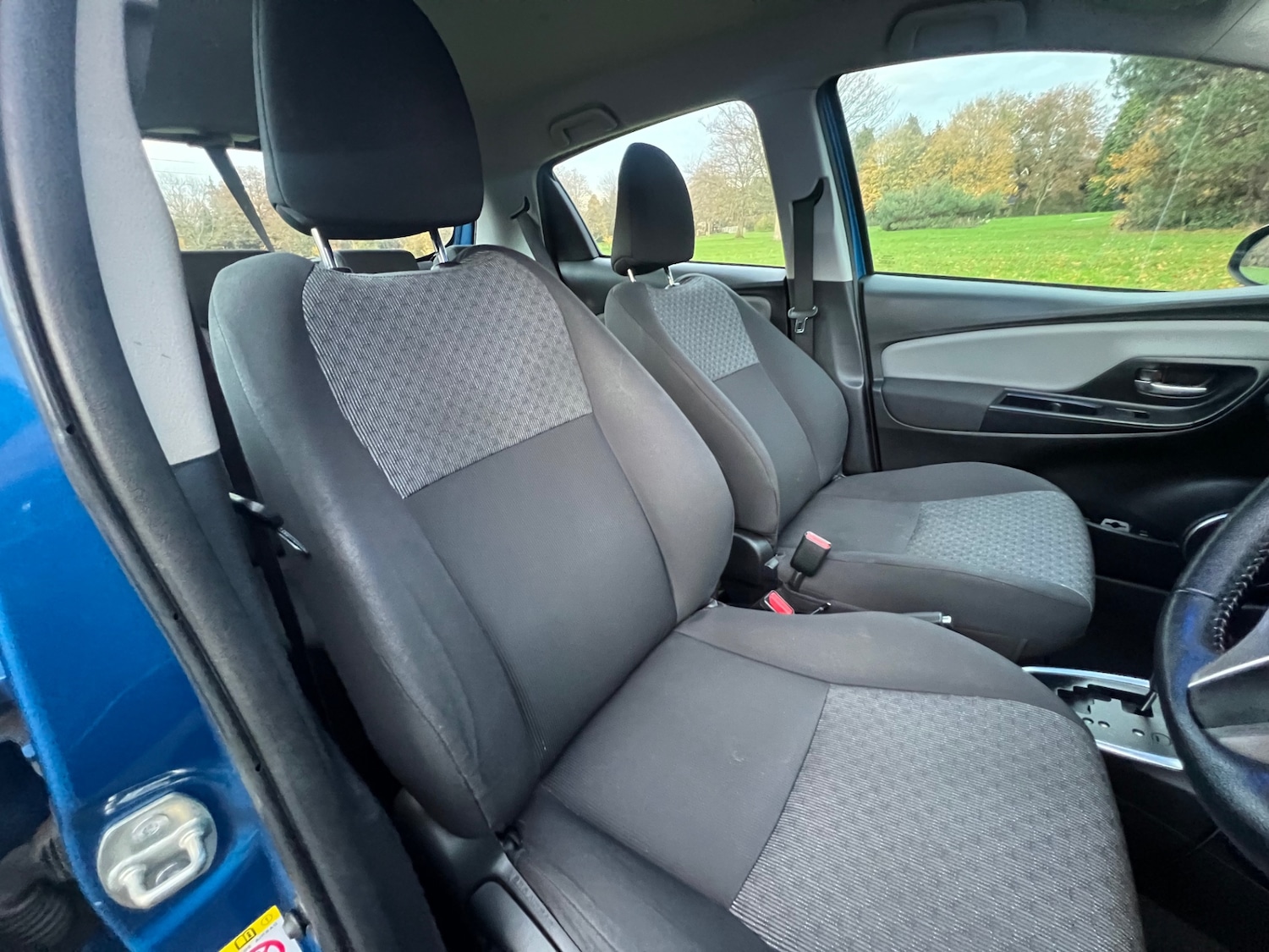 Used Toyota Yaris 2014 for sale - 76644530: Photo 21