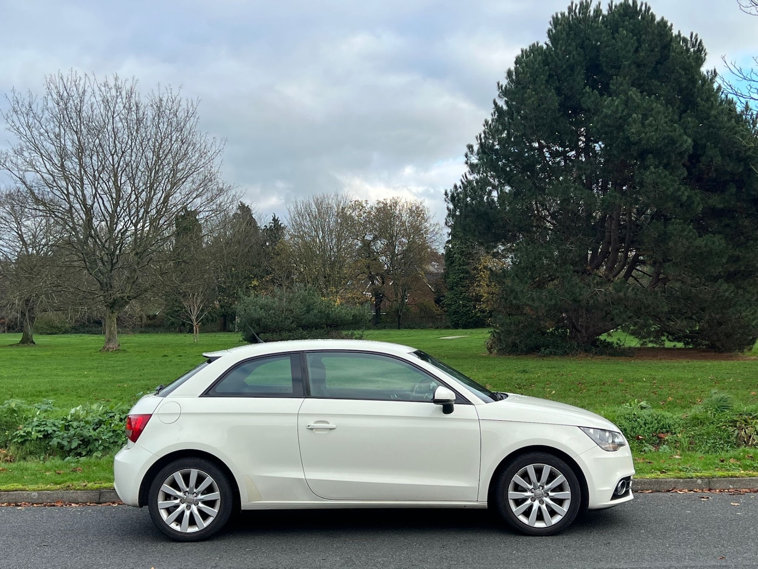 Used Audi A1 2011 for sale - 76931731: Photo 4