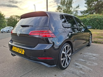 Used Volkswagen Golf 2017 for sale - 75511867: Photo