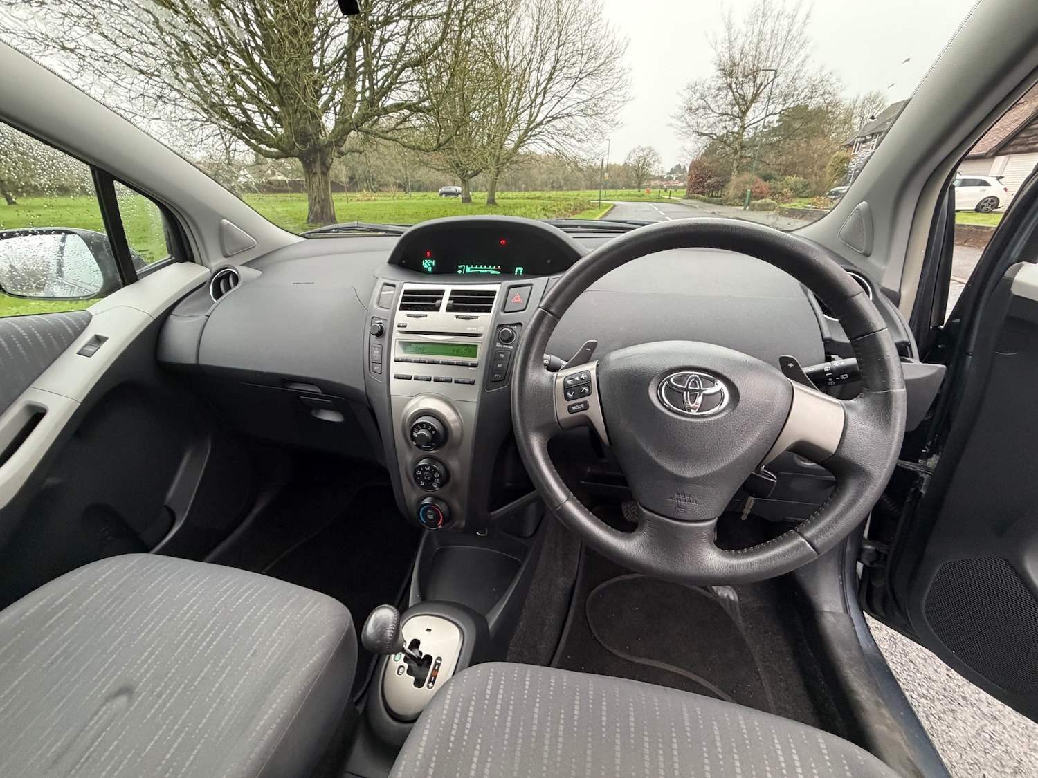 Used Toyota Yaris 2009 for sale - 76980076: Photo 13