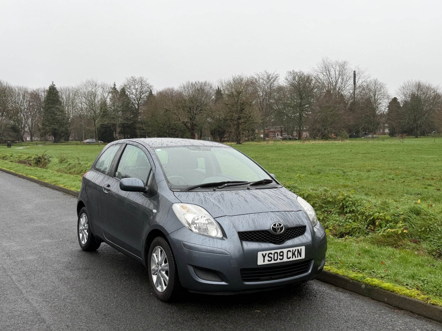 Used Toyota Yaris 2009 for sale - 76980076: Photo 2