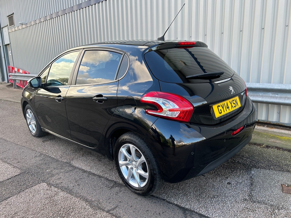 Used Peugeot 208 2014 for sale - 77358050: Photo 3