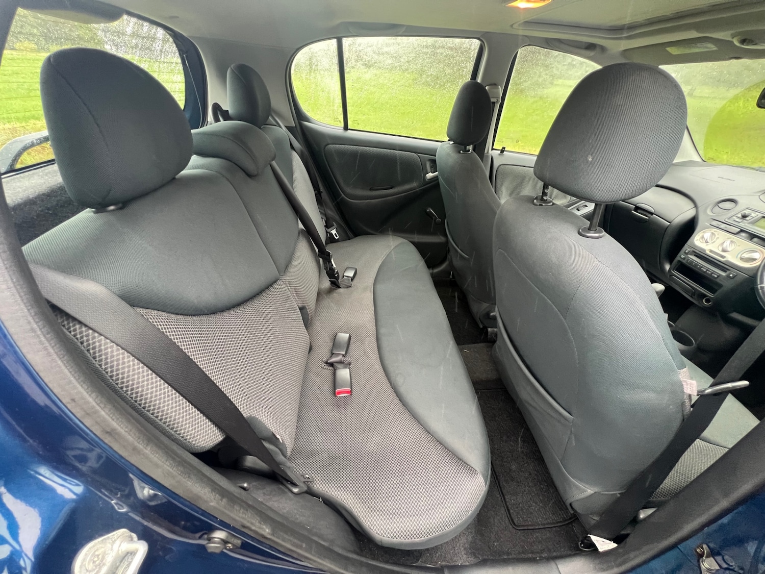 Used Toyota Yaris 2004 for sale - 76904521: Photo 18