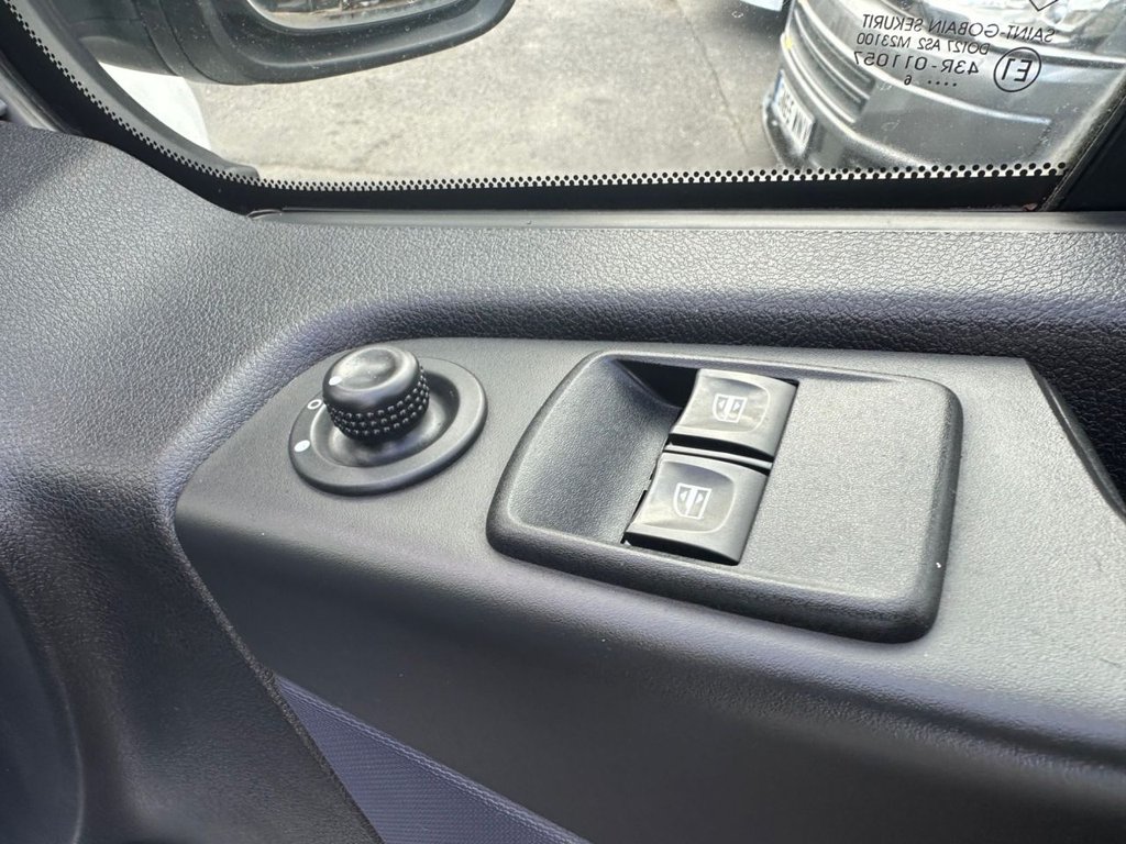 Used Vauxhall Vivaro 2016 for sale - 78083304: Photo 19