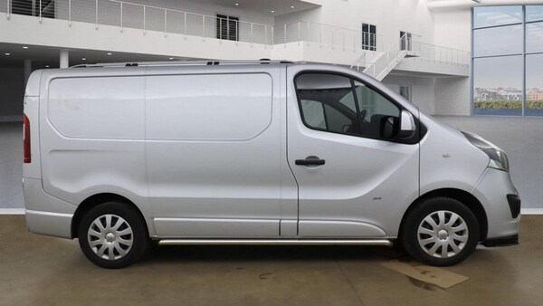 Used Vauxhall Vivaro 2015 for sale - 76317129: Photo 3