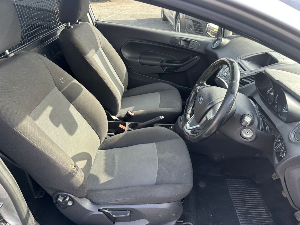 Used Ford Fiesta Van 2016 for sale - 77720017: Photo 16
