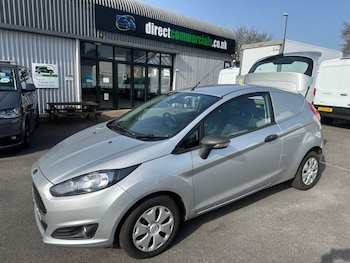 Used Ford Fiesta Van 2016 for sale - 77720017: Photo