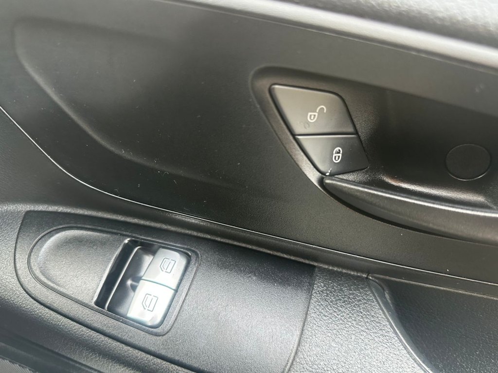Used Mercedes-Benz Vito 2015 for sale - 77734287: Photo 15