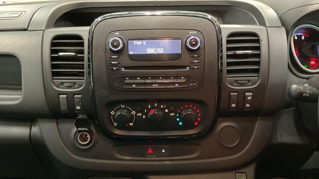 Used Vauxhall Vivaro 2018 for sale - 77165946: Photo 17