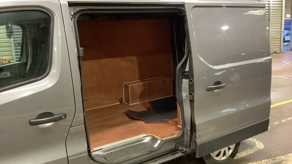 Used Vauxhall Vivaro 2019 for sale - 77464009: Photo 14