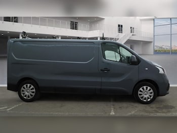 Used Nissan NV300 2021 for sale - 76941583: Photo