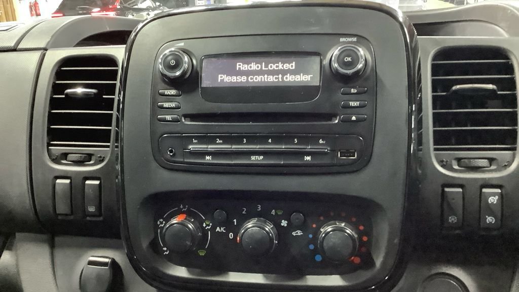 Used Vauxhall Vivaro 2017 for sale - 77145719: Photo 14