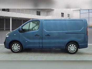 Used Vauxhall Vivaro 2017 for sale - 77145719: Photo