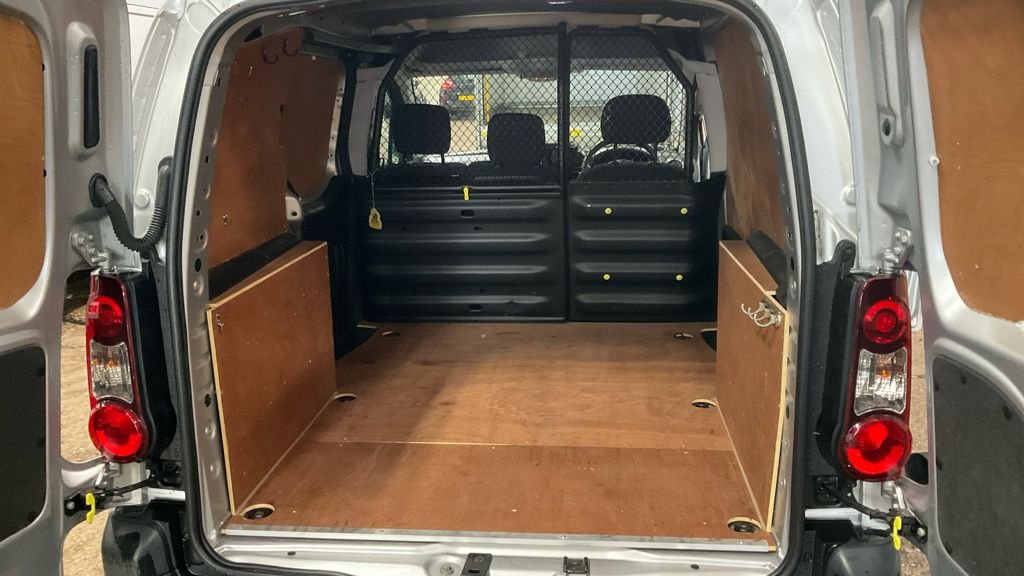 Used Peugeot Partner 2018 for sale - 77139905: Photo 17