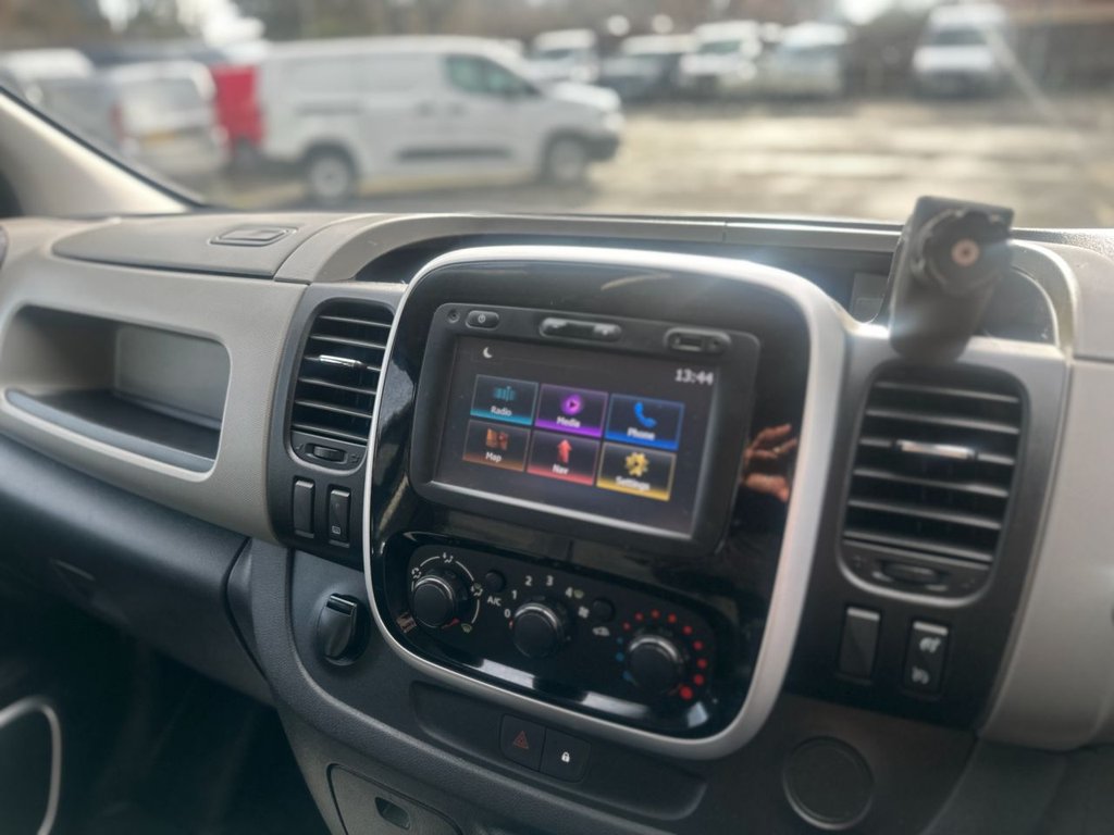Used Renault Trafic 2017 for sale - 77232059: Photo 15