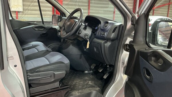 Used Vauxhall Vivaro 2018 for sale - 76250182: Photo 15