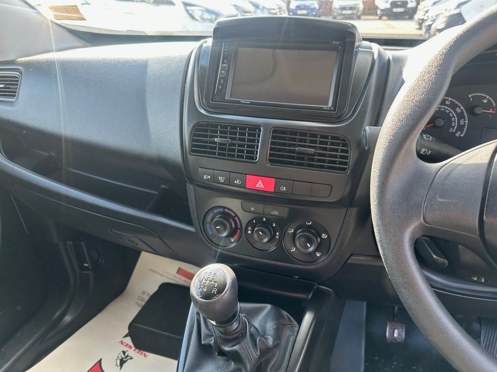 Used Vauxhall Combo 2018 for sale - 75936469: Photo 14