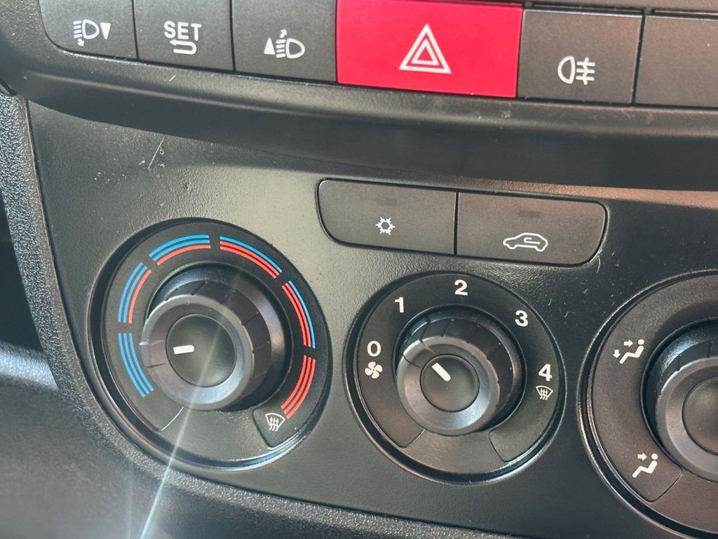 Used Vauxhall Combo 2018 for sale - 75936469: Photo 15