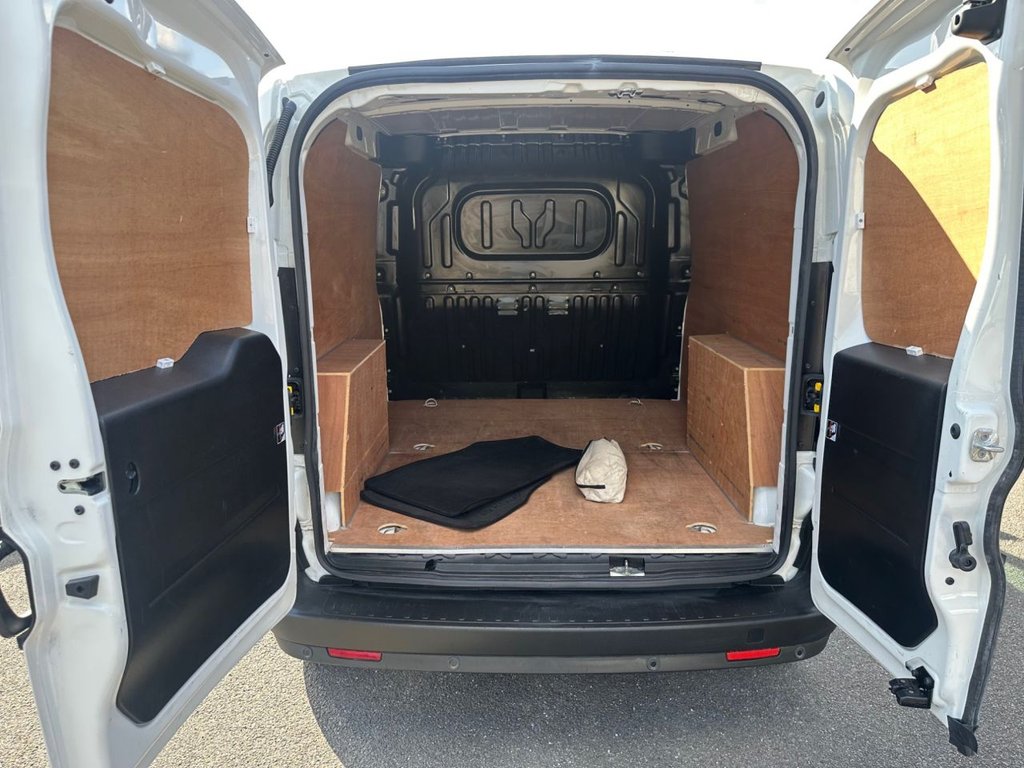 Used Vauxhall Combo 2018 for sale - 75936469: Photo 20