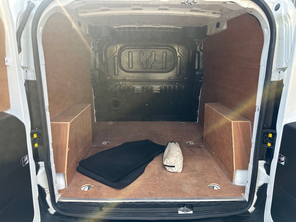 Used Vauxhall Combo 2018 for sale - 75936469: Photo 25