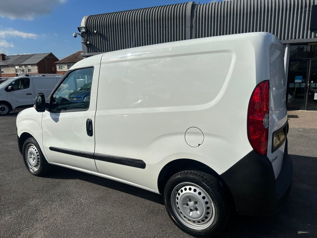 Used Vauxhall Combo 2018 for sale - 75936469: Photo 4