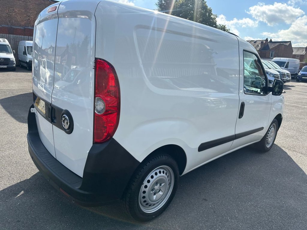 Used Vauxhall Combo 2018 for sale - 75936469: Photo 6