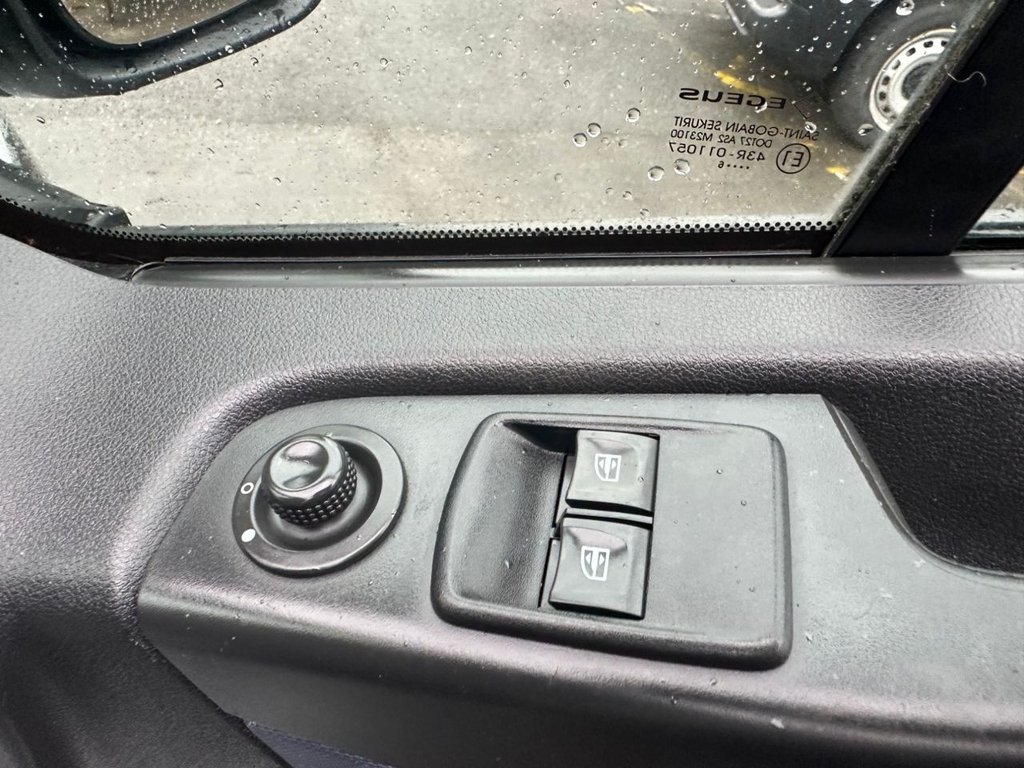 Used Vauxhall Vivaro 2016 for sale - 77302466: Photo 21